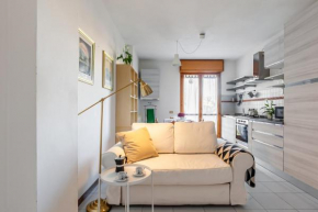Cozy Apartment near the Hospital with 2 Balconies!